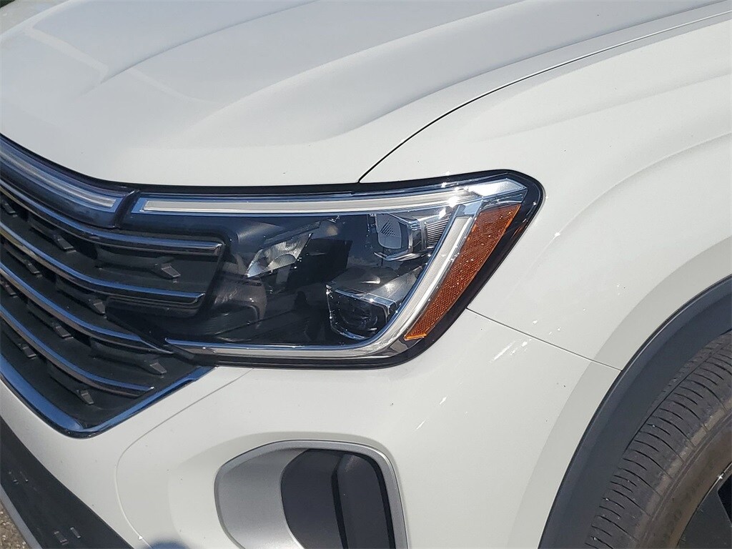 2024 Volkswagen Atlas SE Technology photo 3
