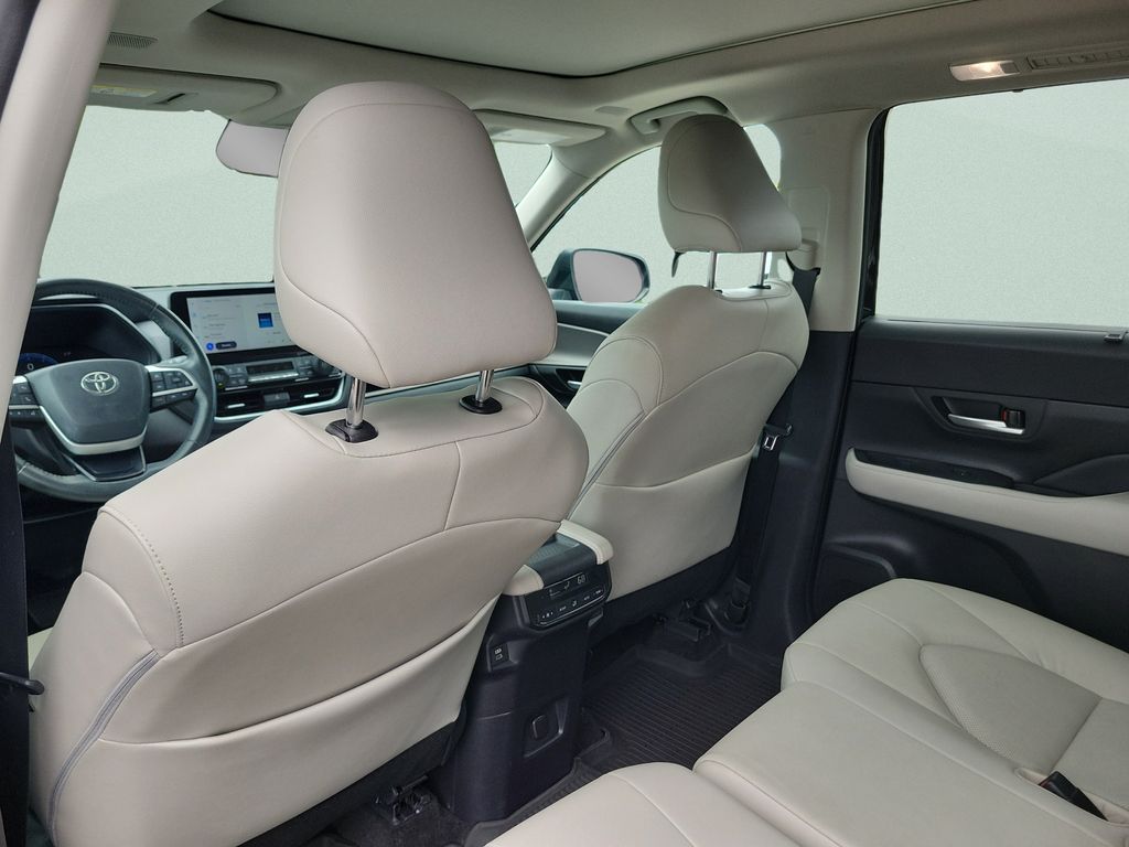 2024 Toyota Grand Highlander XLE - Photo 9