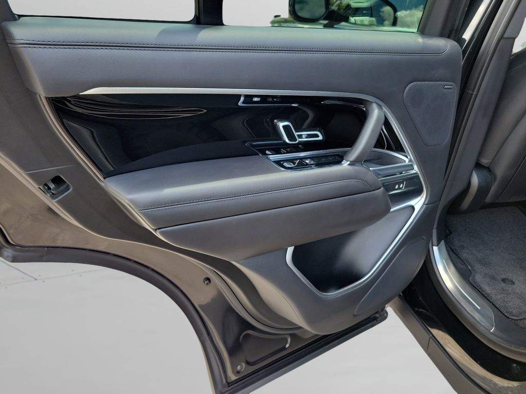 2023 Land Rover Range Rover SE - Photo 11