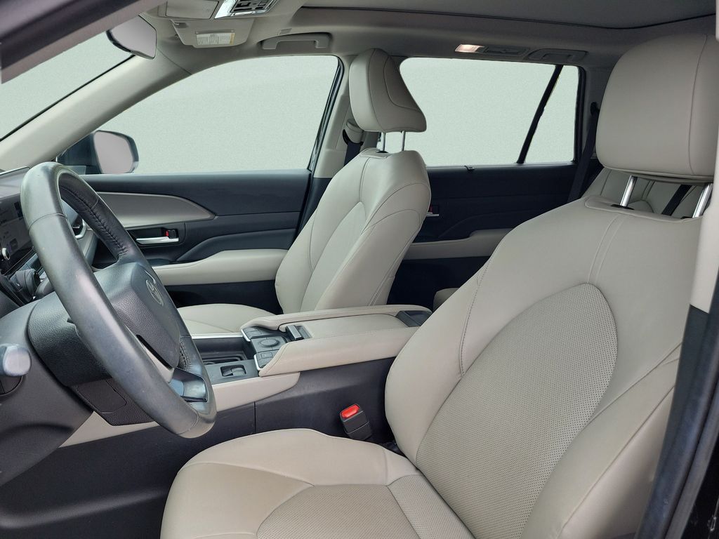 2024 Toyota Grand Highlander XLE - Photo 15