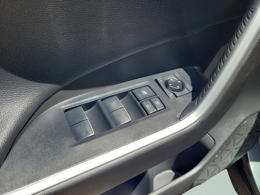2020 Toyota RAV4 XSE - Photo 20