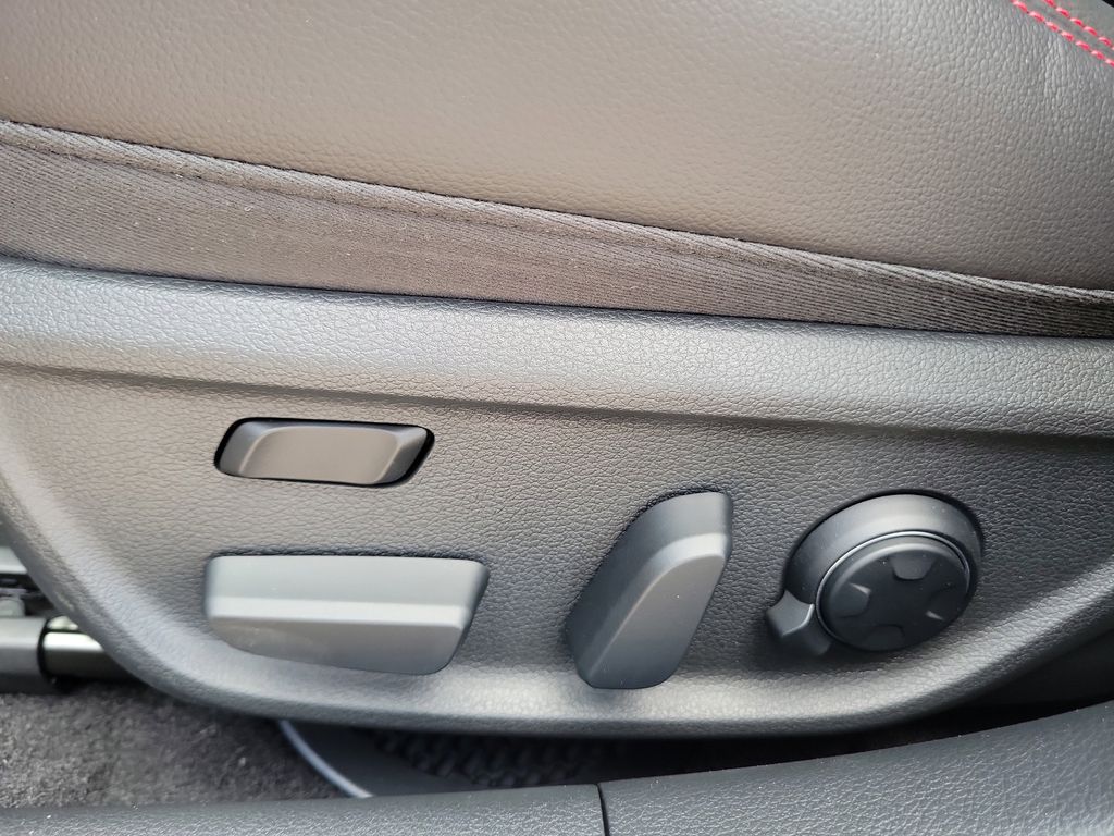 2026 GENESIS G70 29