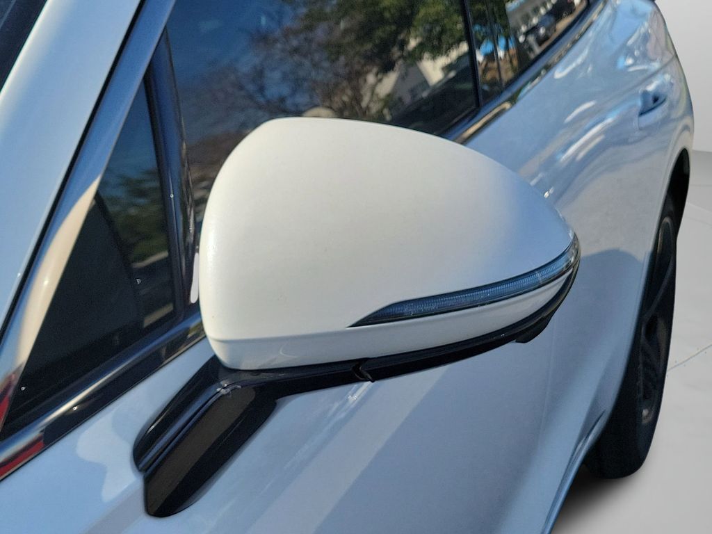 2025 GENESIS GV70 Standard - Photo 29