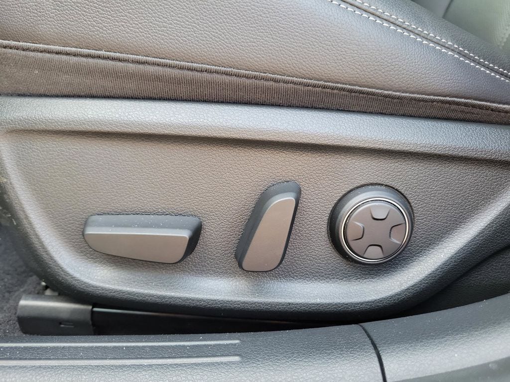 2026 GENESIS G70 Standard - Photo 31