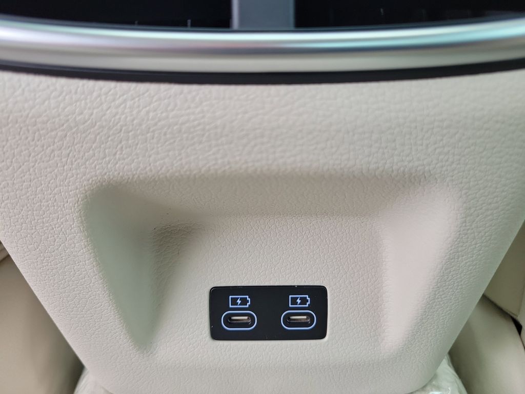 2026 GENESIS G70 26