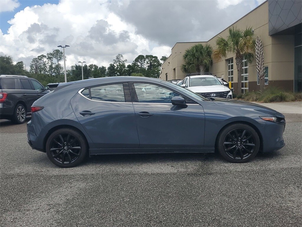 2019 Mazda Mazda3 Premium Hatchback photo 4