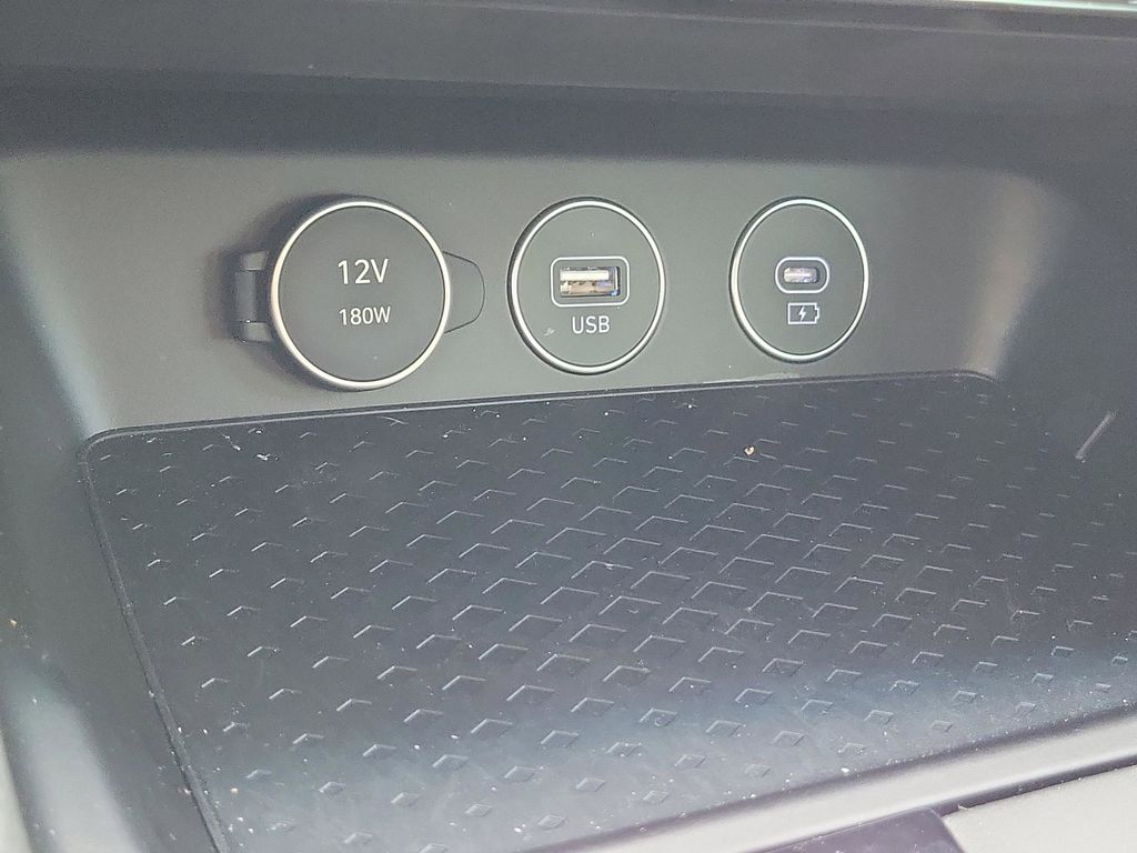 2026 GENESIS G70 Standard - Photo 28