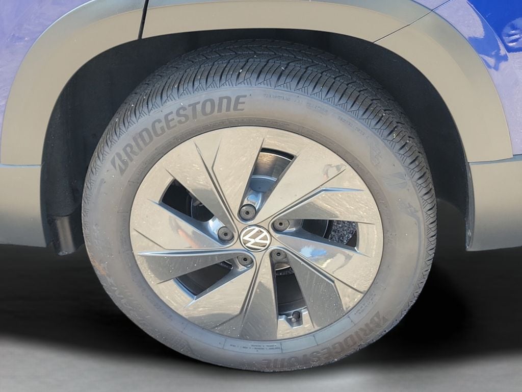 2023 Volkswagen Taos SE - Photo 30