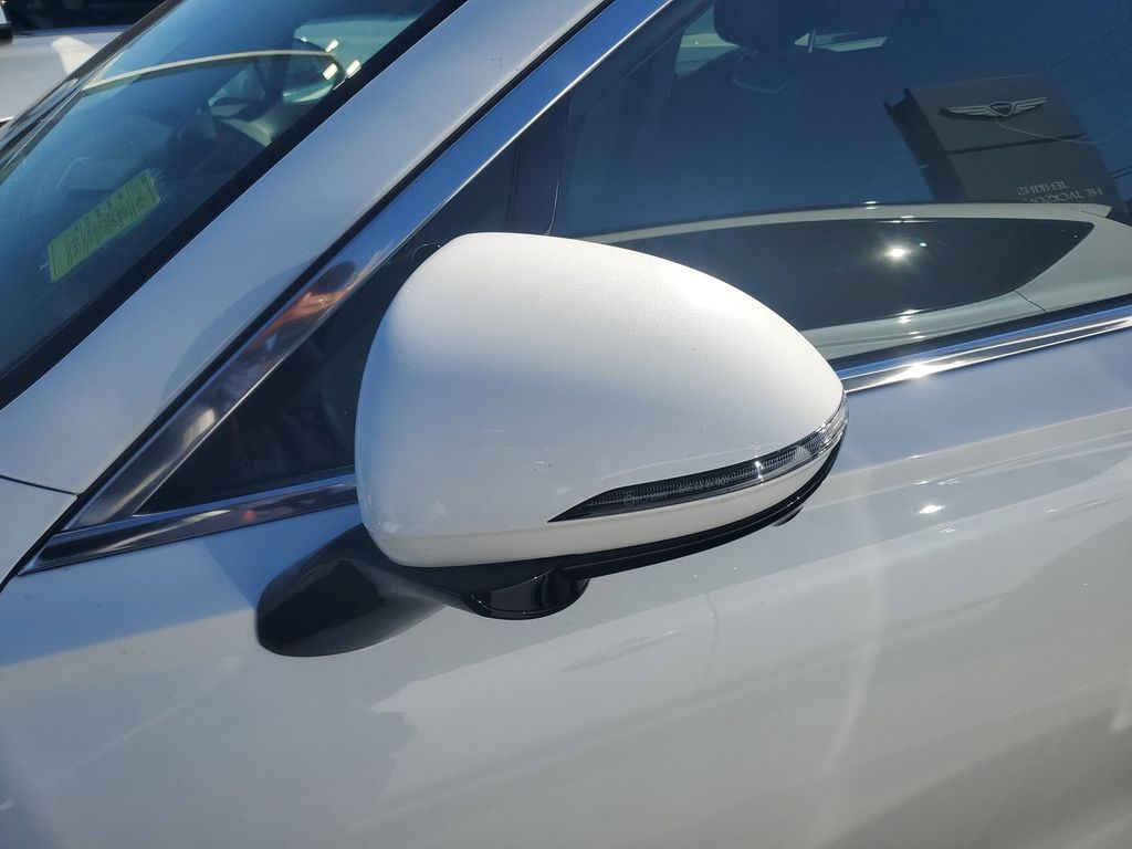 2024 GENESIS GV70 Standard - Photo 7
