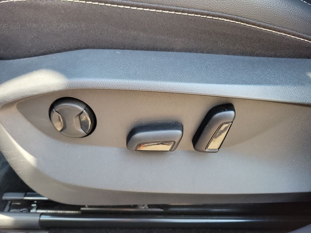 2023 Volkswagen Taos SE - Photo 27