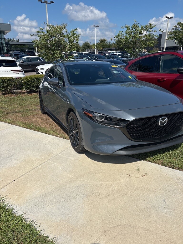 2019 Mazda Mazda3 Premium Hatchback photo 3
