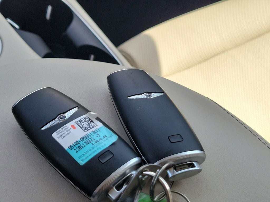 2023 GENESIS GV70 Standard - Photo 14