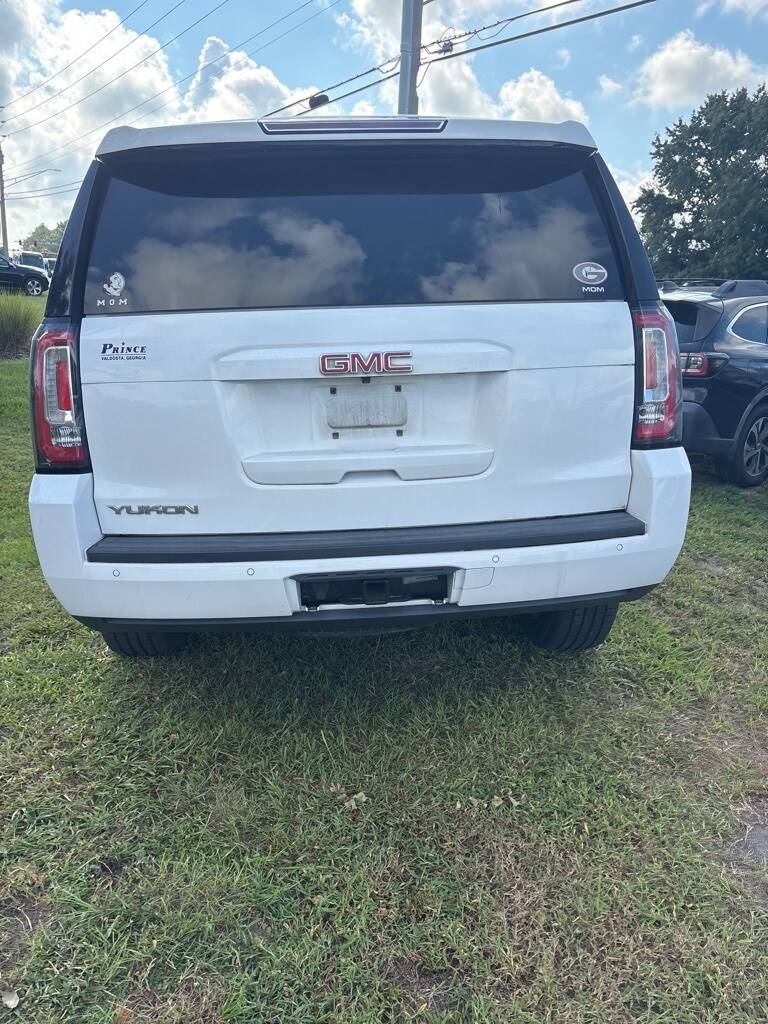 2017 Gmc Yukon SLT photo 3