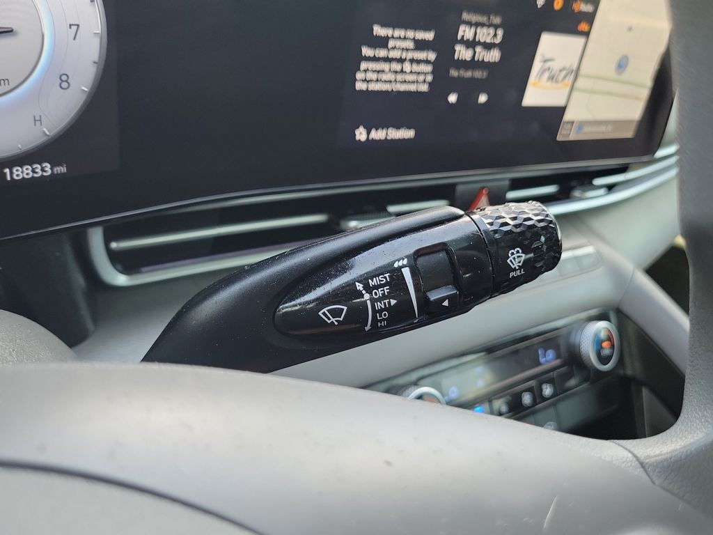 2024 Hyundai Elantra SEL - Photo 36