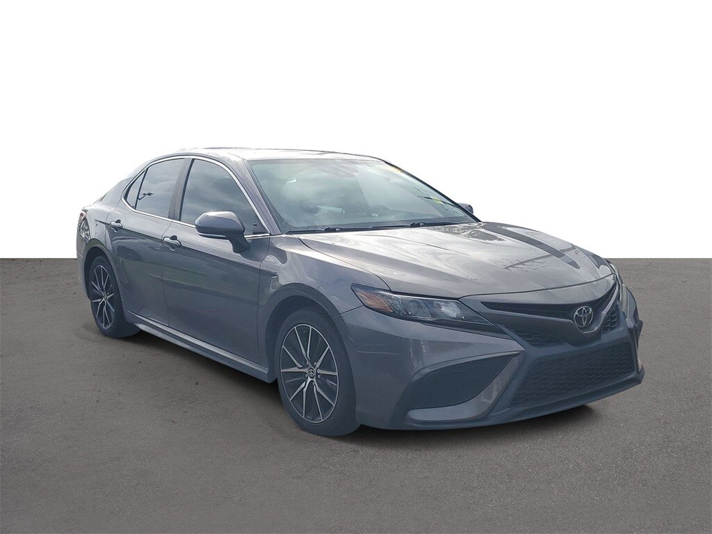 2021 Toyota Camry SE photo 2