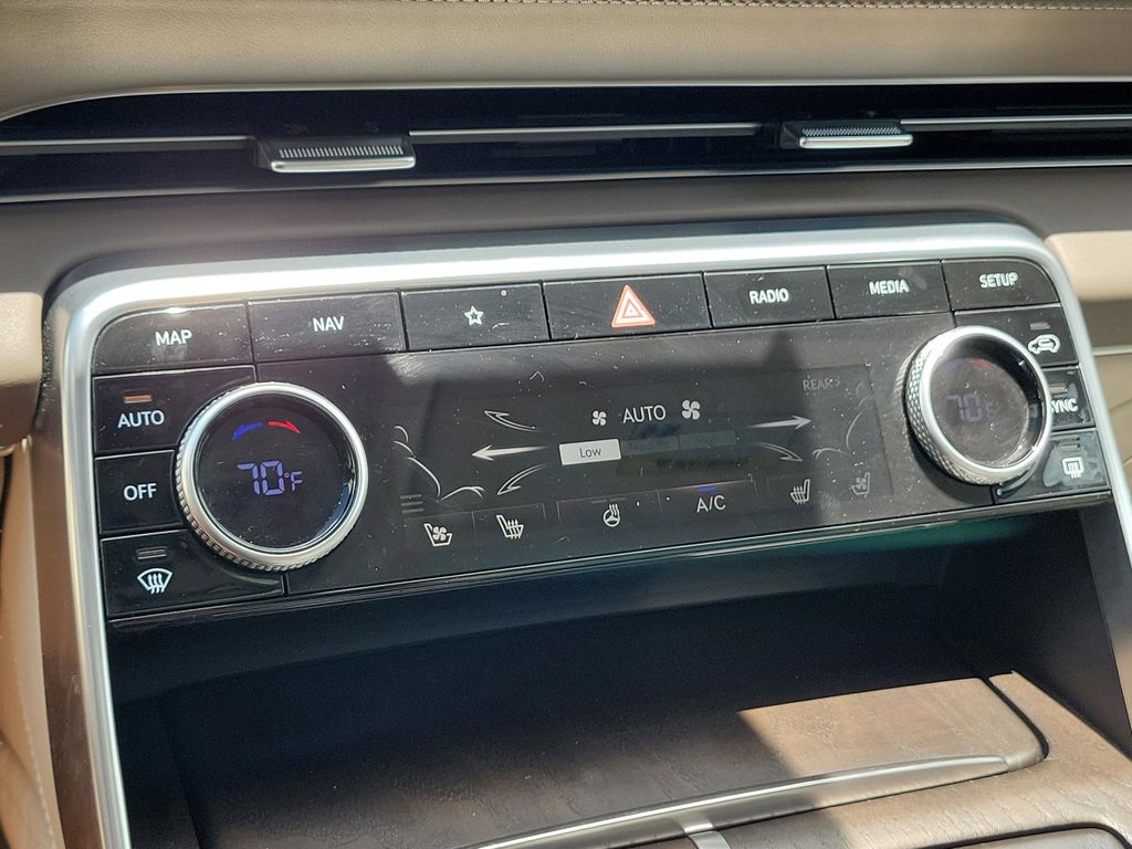 2024 GENESIS GV80 - Photo 23
