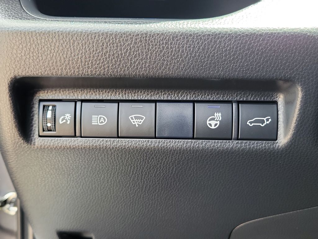 2020 Toyota RAV4 XSE - Photo 21