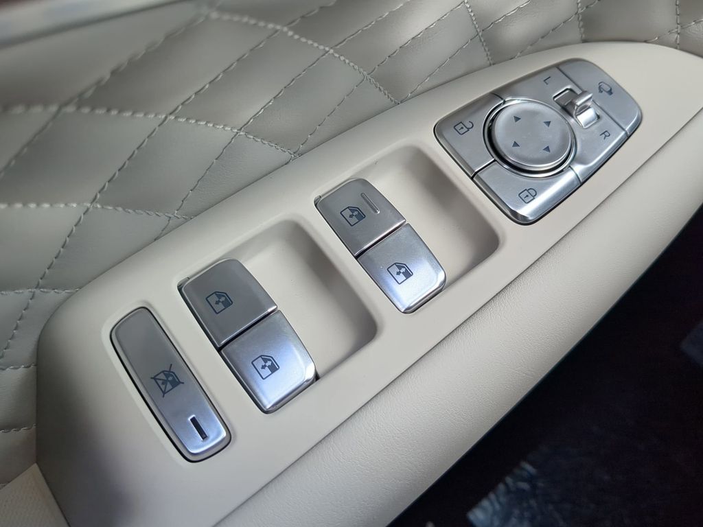 2025 GENESIS G70 Sport Advanced - Photo 31