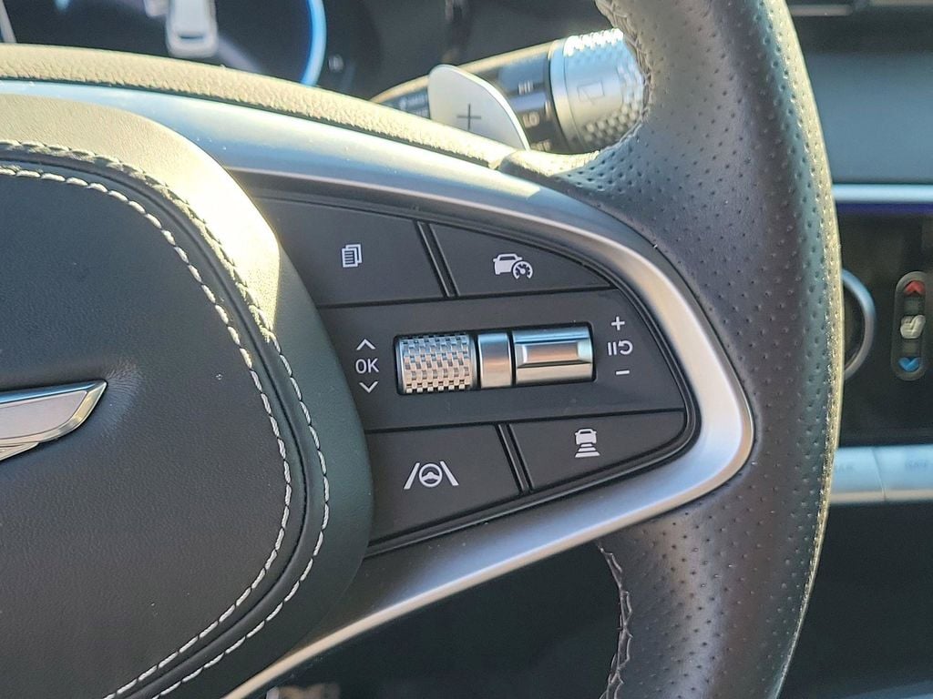 2025 GENESIS GV70 Standard - Photo 11