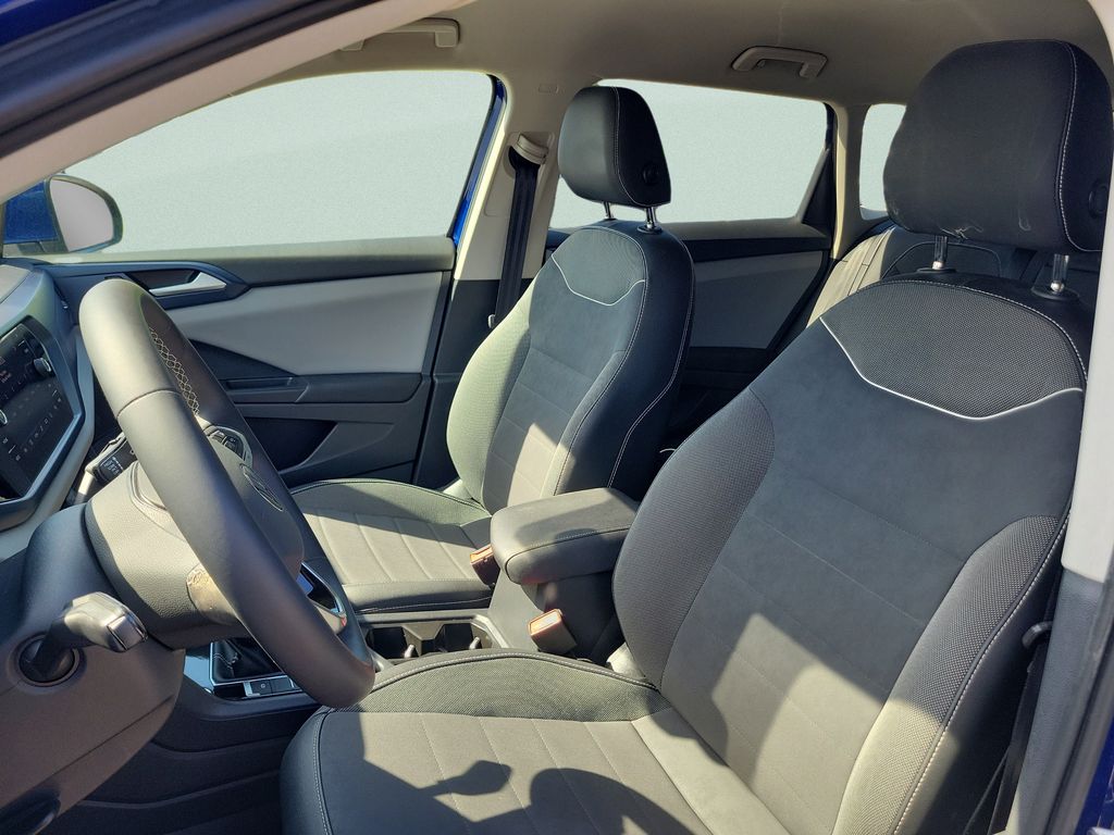 2023 Volkswagen Taos SE - Photo 14