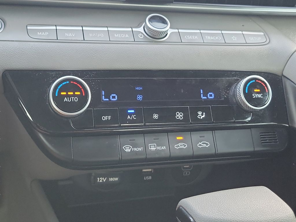 2024 Hyundai Elantra SEL - Photo 30