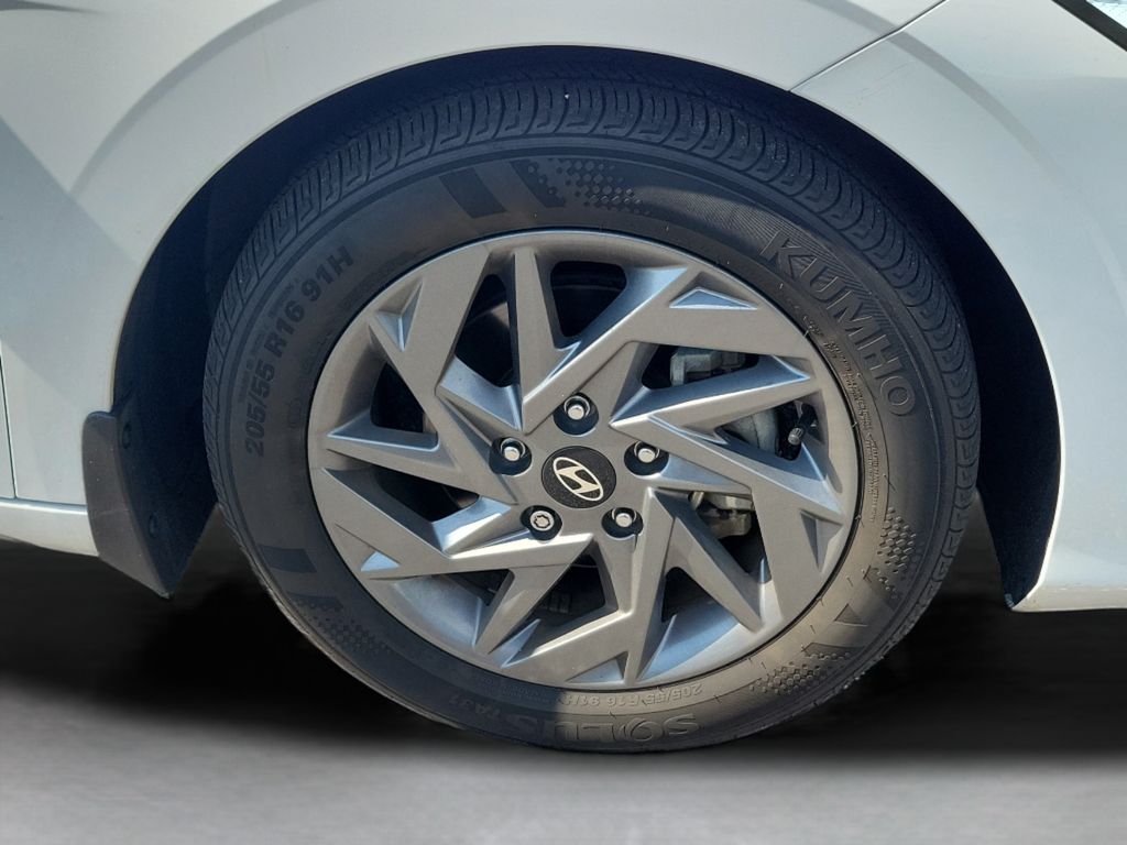 2024 Hyundai Elantra SEL - Photo 37