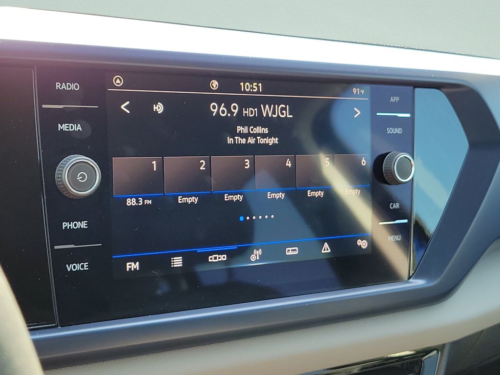 2023 Volkswagen Taos SE - Photo 24