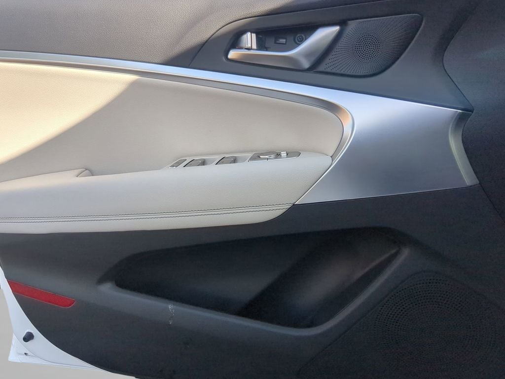 2025 GENESIS G70 Standard - Photo 31