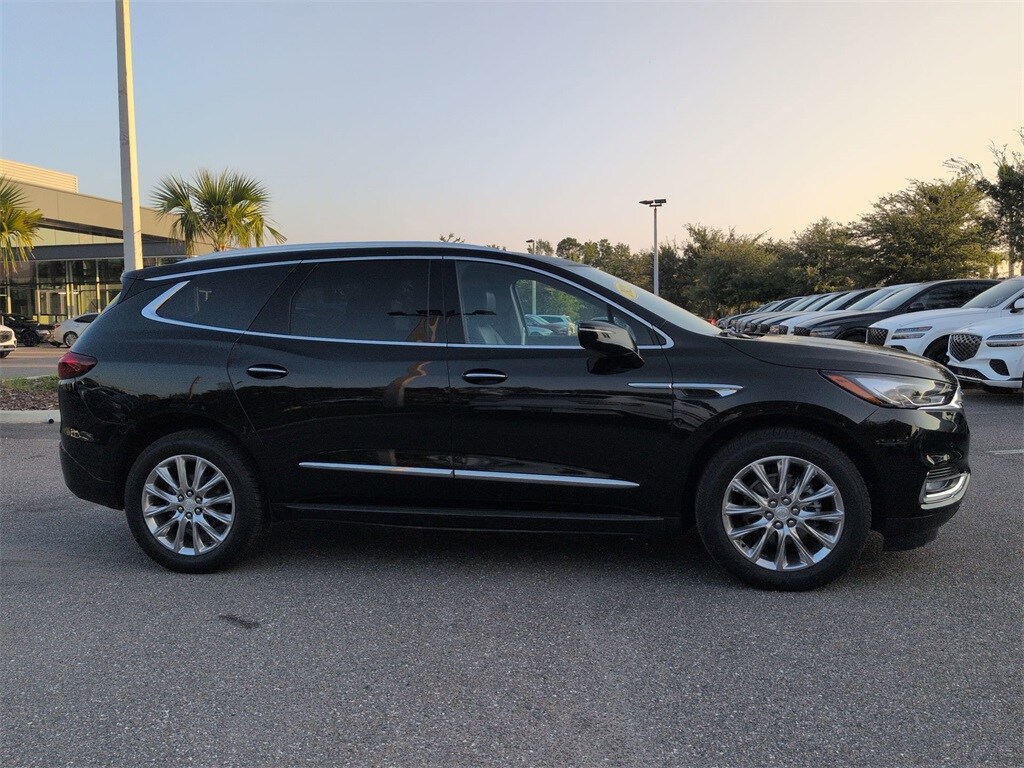 2021 Buick Enclave Premium photo 2