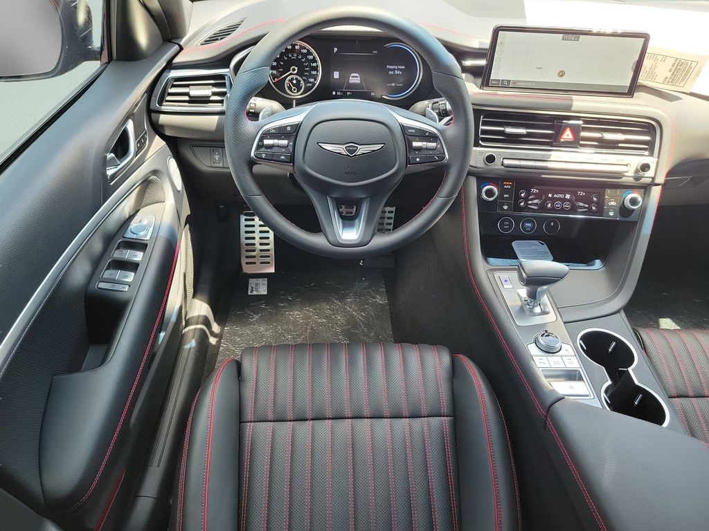 2026 GENESIS G70 32