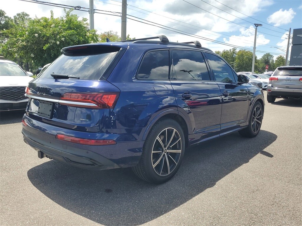 2021 Audi Q7 55 Prestige photo 2