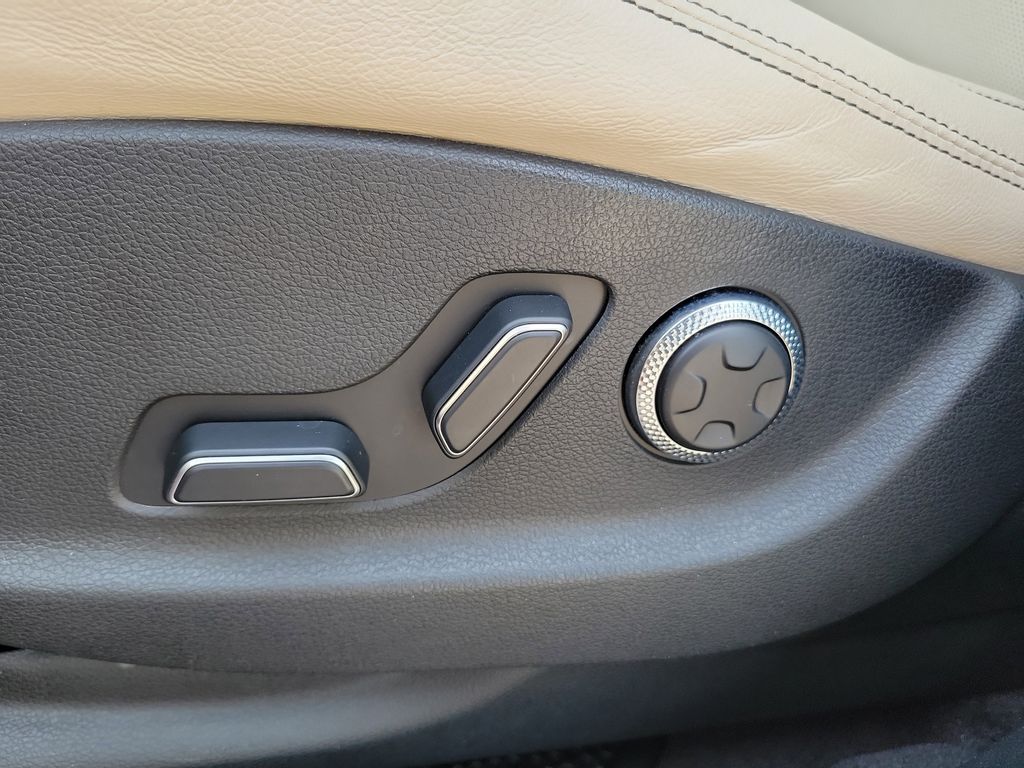 2023 GENESIS GV70 Standard - Photo 28