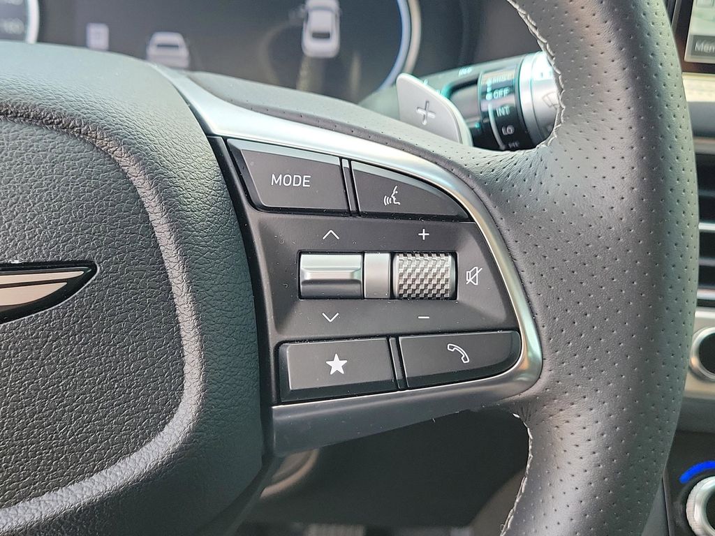 2026 GENESIS G70 Standard - Photo 14
