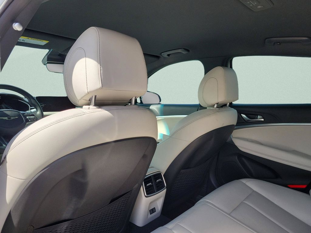 2025 GENESIS G70 Standard - Photo 35