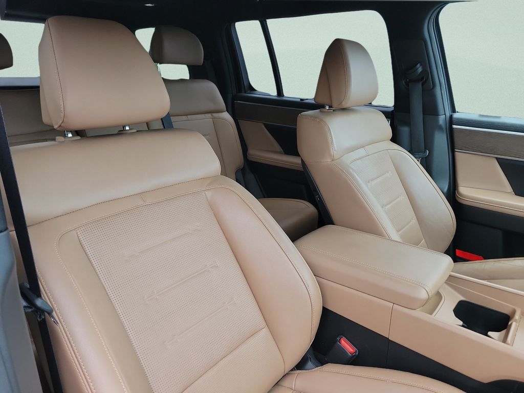 2025 Hyundai Santa Fe Limited - Photo 18