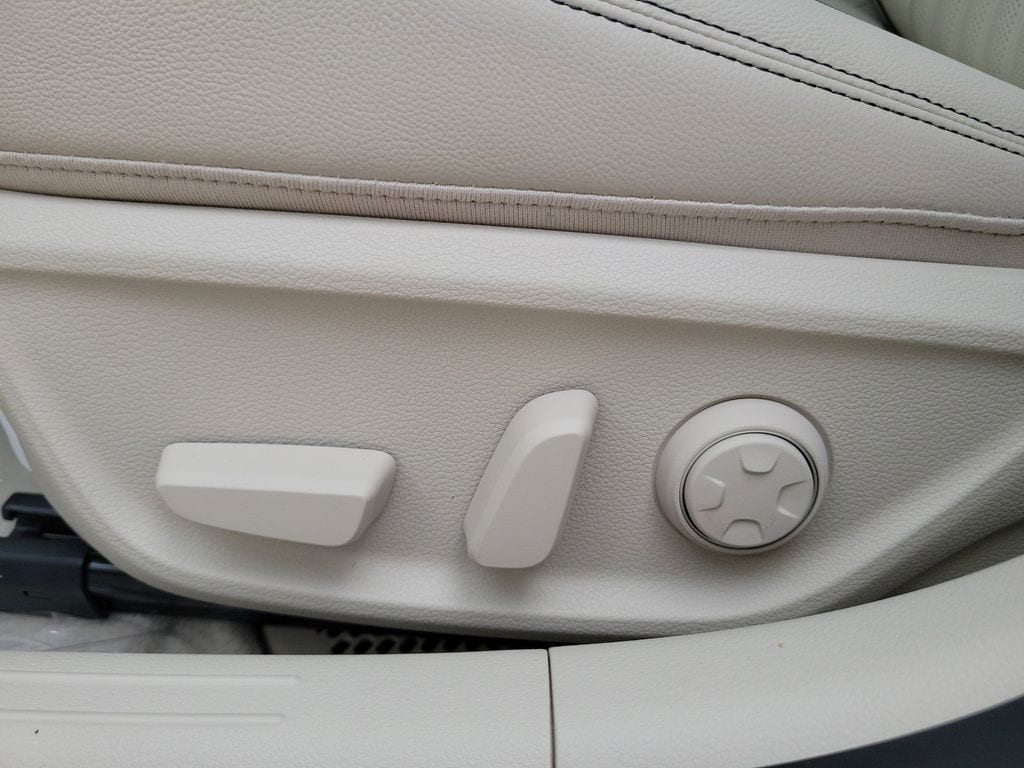 2026 GENESIS G70 21