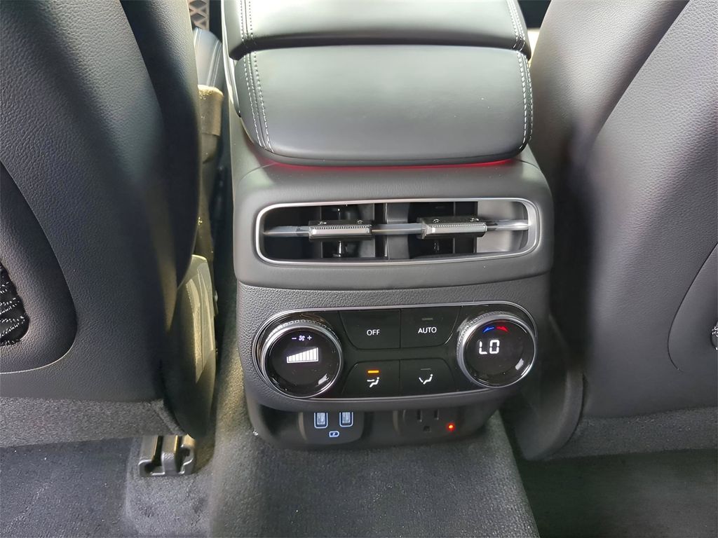 2025 GENESIS GV70 Standard - Photo 23