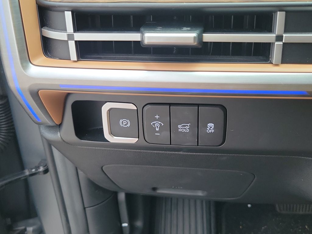2025 Hyundai Santa Fe Limited - Photo 24