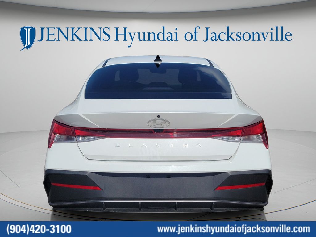2024 Hyundai Elantra SEL - Photo 6