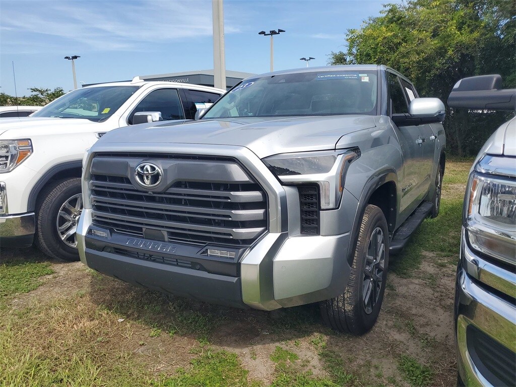 2023 Toyota Tundra Limited photo 2