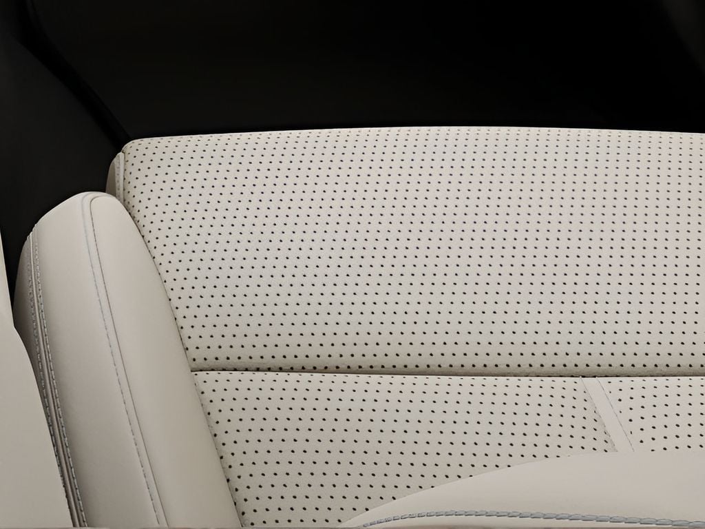2026 GENESIS G70 Standard - Photo 13