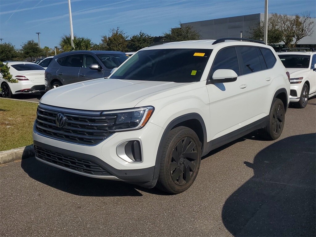 2024 Volkswagen Atlas SE Technology photo 2