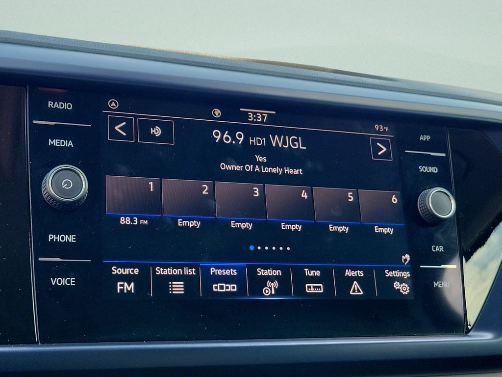 2023 Volkswagen Taos SE - Photo 36