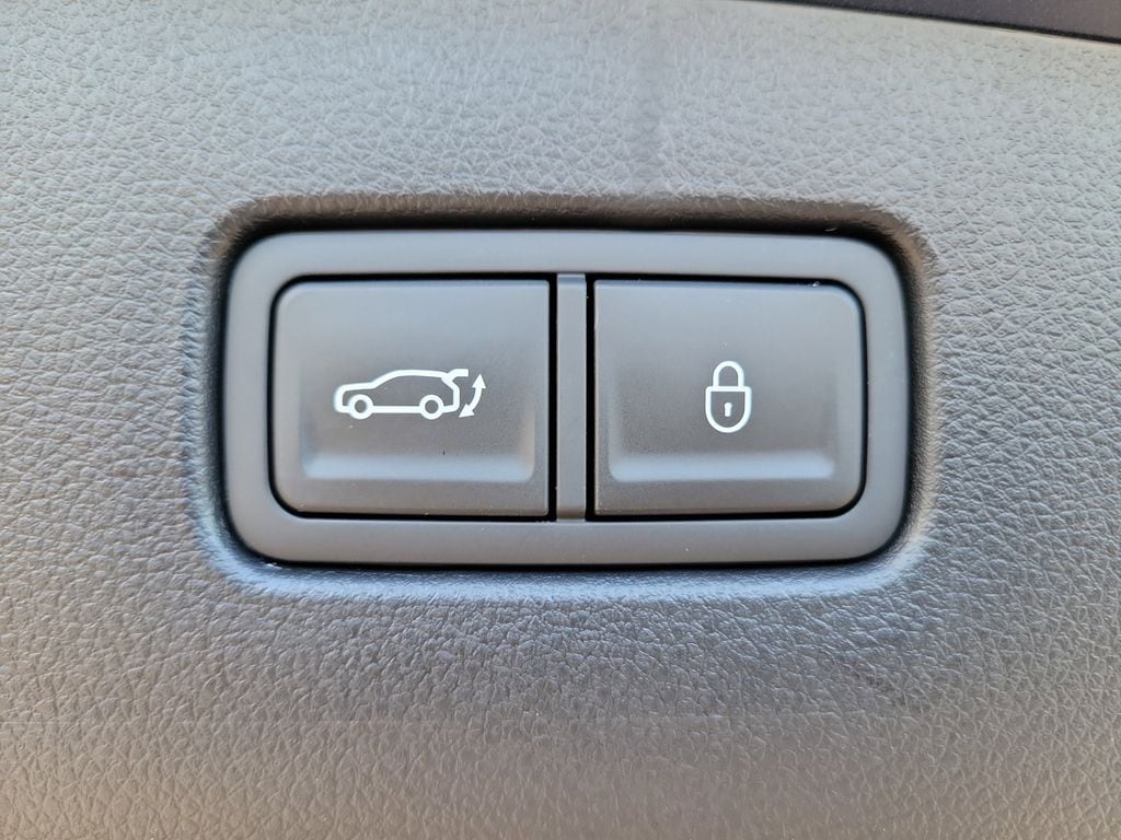 2026 GENESIS GV70 Standard - Photo 13