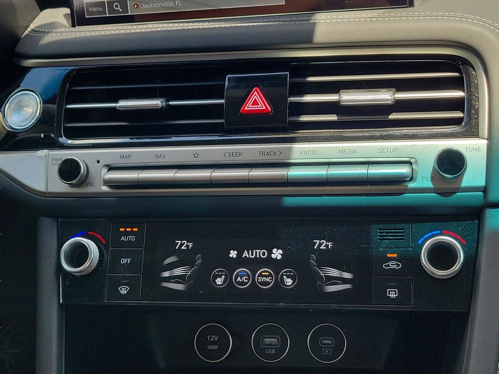 2026 GENESIS G70 Standard - Photo 29