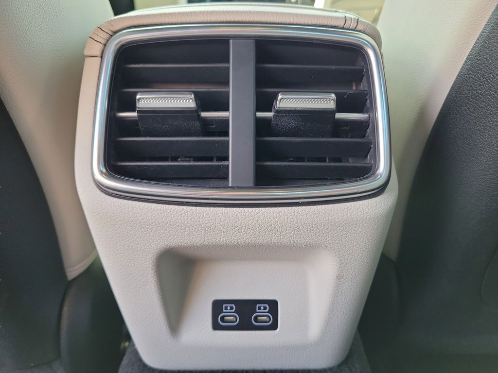 2025 GENESIS G70 Standard - Photo 33