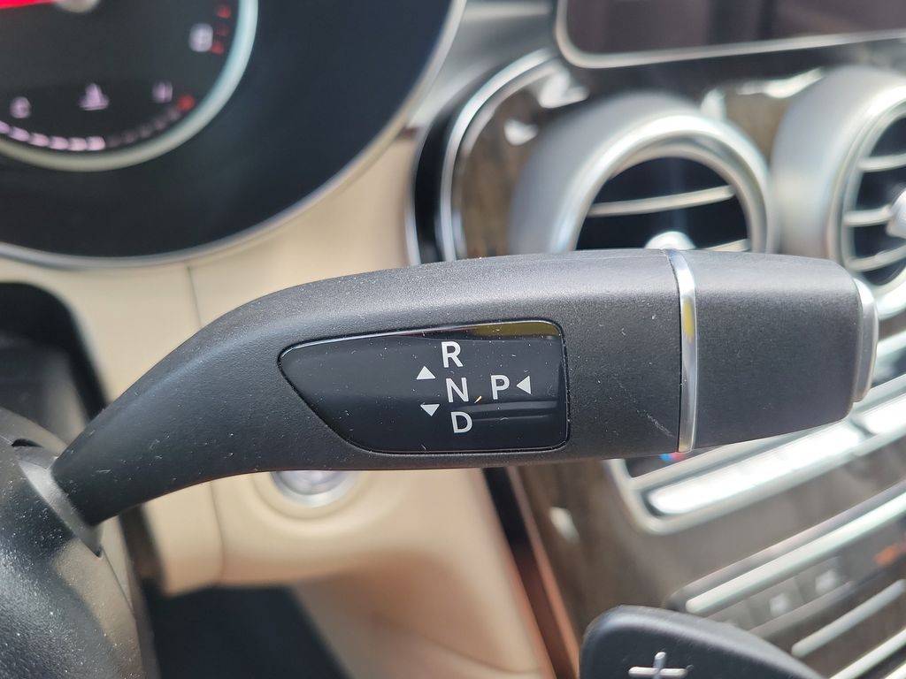 2021 Mercedes-Benz GLC GLC300 - Photo 35