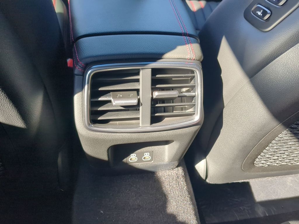 2025 GENESIS G70 Sport Advanced - Photo 13