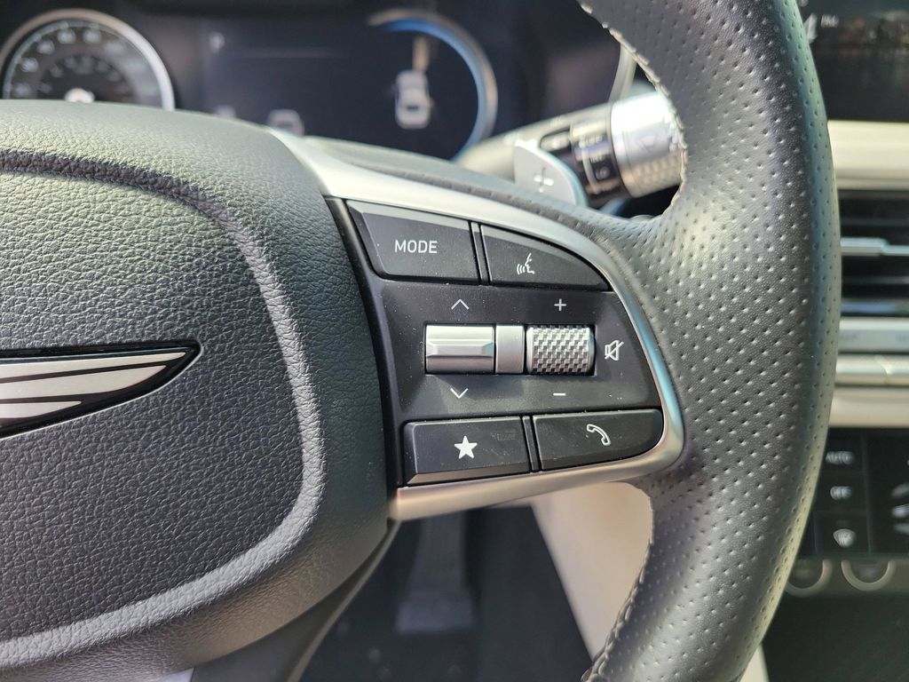 2025 GENESIS G70 Standard - Photo 23