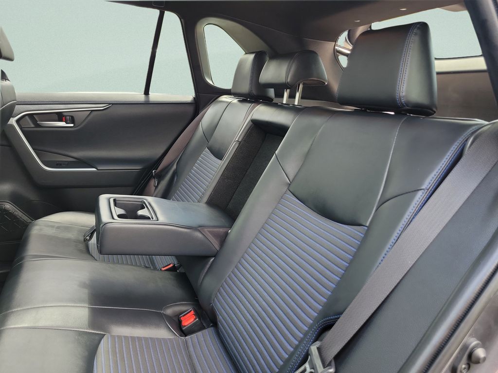 2020 Toyota RAV4 XSE - Photo 10